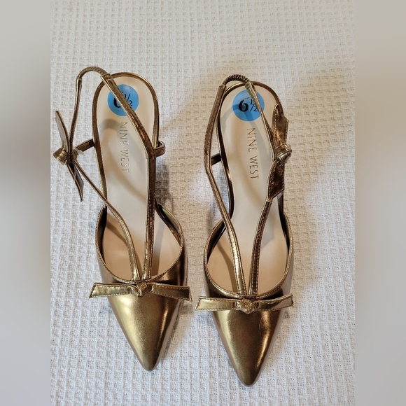 Nine West Gold Women's Shoes - Picture 2 of 10